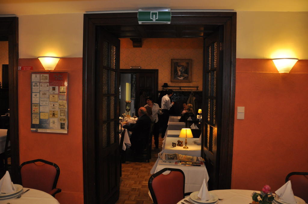 Hotel De Zalm Oudenaarde Esterno foto
